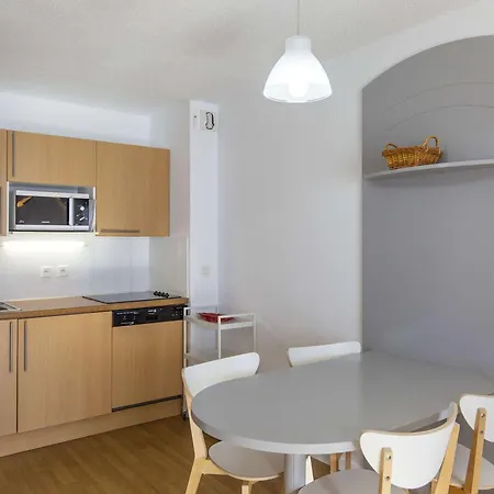 Apartment T2 Avec Terrasse, Parking, Piscine Couverte Et Salle De Fitness - Fr-1-404-312 Bagneres-de-Bigorre