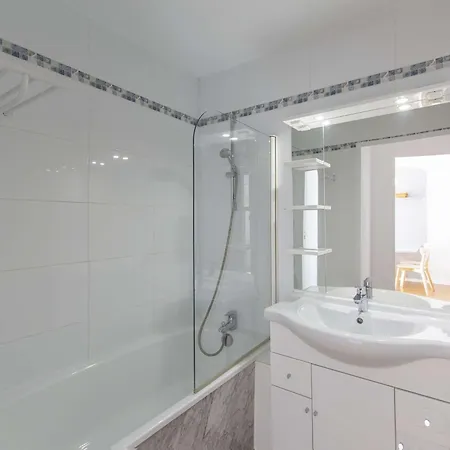 T2 Avec Terrasse, Parking, Piscine Couverte Et Salle De Fitness - Fr-1-404-312 *